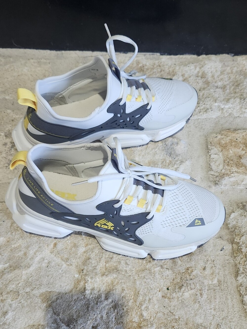 Sz 10.5 Reebok Light Grayish Mesh Sneakers with Dark Gray and Yellow Accents